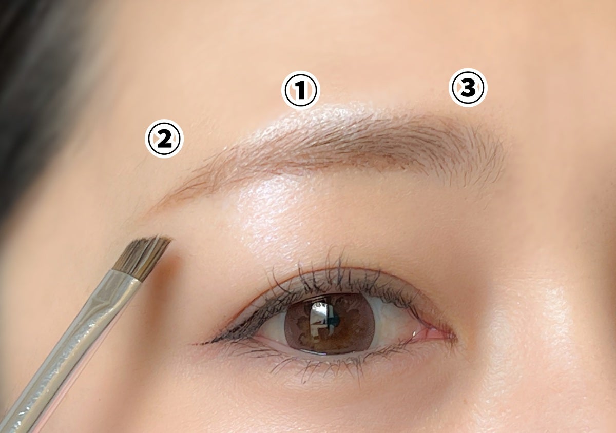 眉の簡単な描き方って？初心者にもおすすめの眉メイクガイド