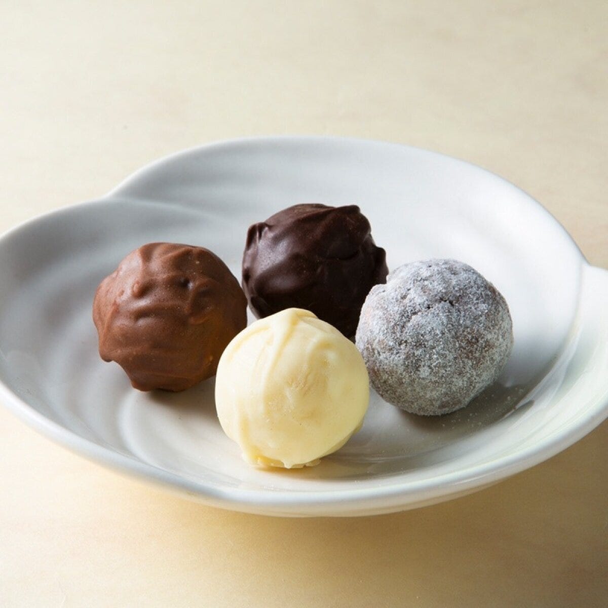 シャトレーゼ　トリュフ　8個入