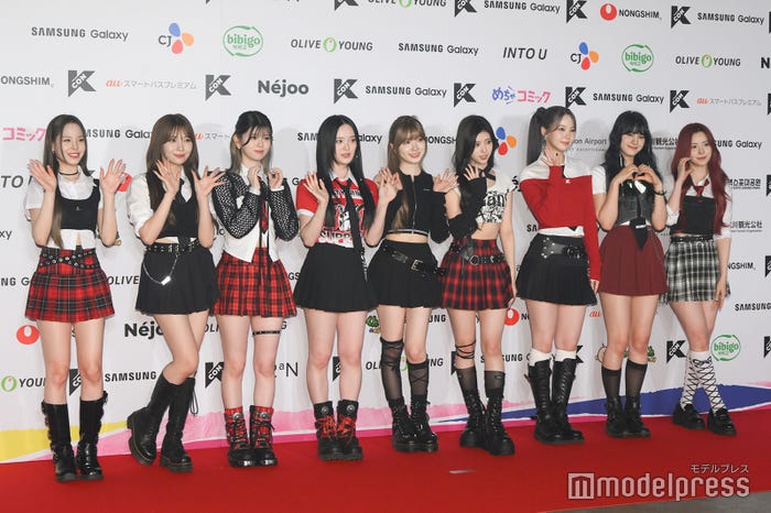 NiziU/マコ、マユカ、リク、リオ、ミイヒ、リマ、アヤカ、ニナ、マヤ(C)モデルプレス