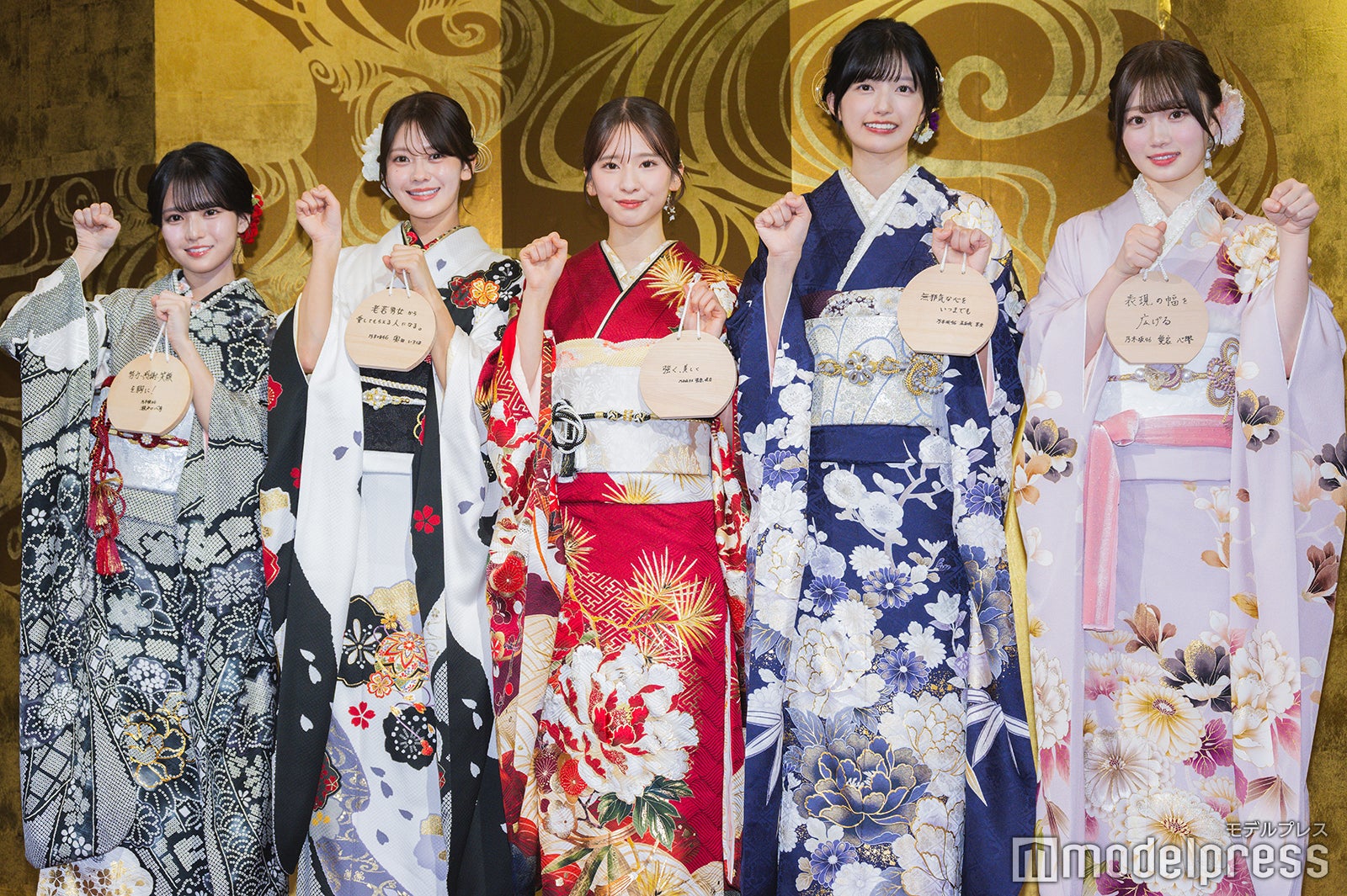 【乃木坂46新成人】乃木神社で5人が成人式「パカラッパカラッ世代です！」華やかな振り袖姿披露