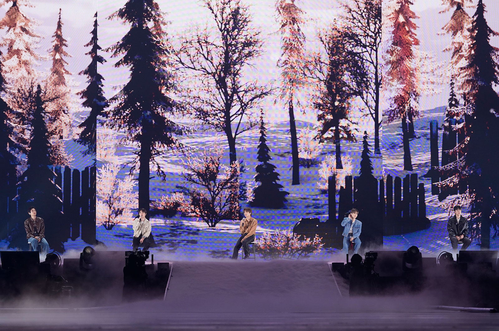 EXO／撮影：田中聖太郎写真事務所