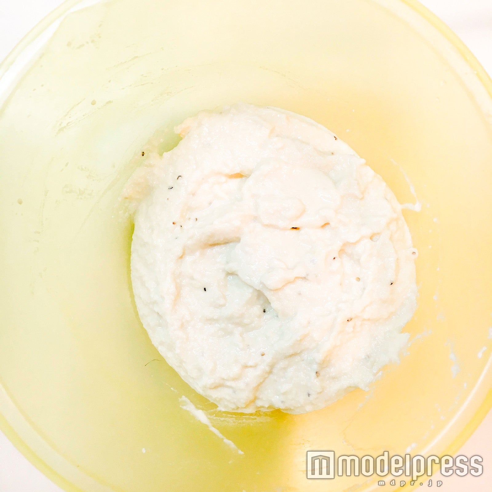 材料を加えて混ぜる ／画像提供：柏原歩