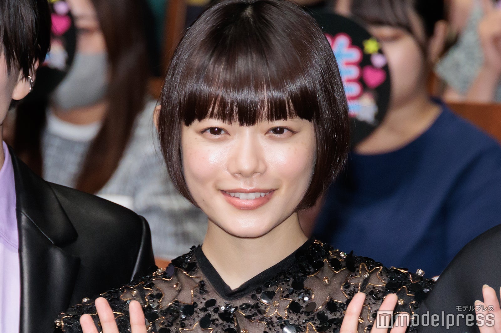 【非売品】吉沢亮主演、国宝エキストラ参加記念品 傘吸水ポーチ、てぬぐい 映画『国宝』エキストラ記念品 傘ポーチ 手ぬぐい - メルカリ