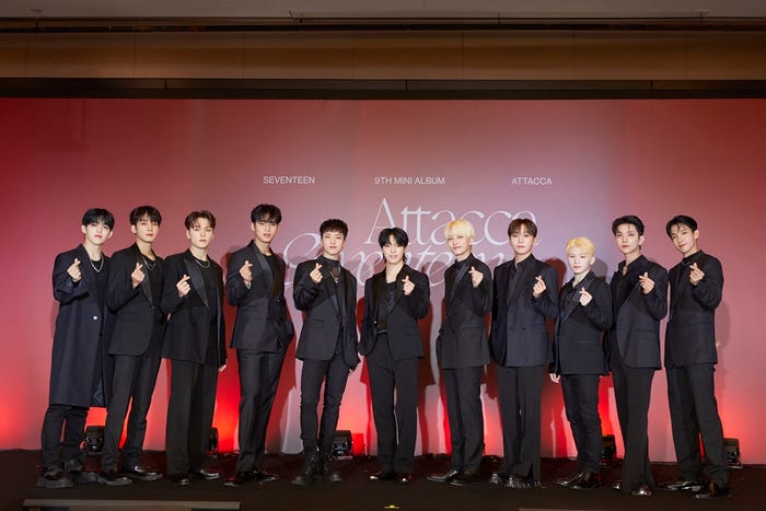 SEVENTEEN (C)PLEDIS ENTERTAINMENT