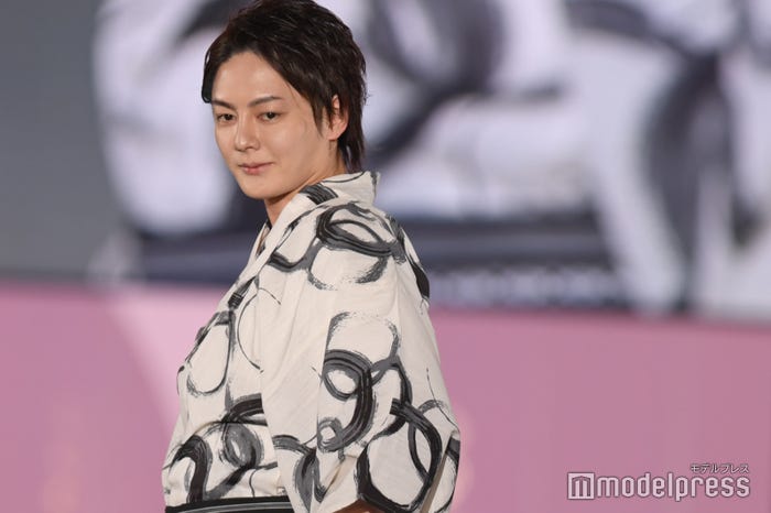 三崎優太「関コレ」ランウェイの様子(C)モデルプレス