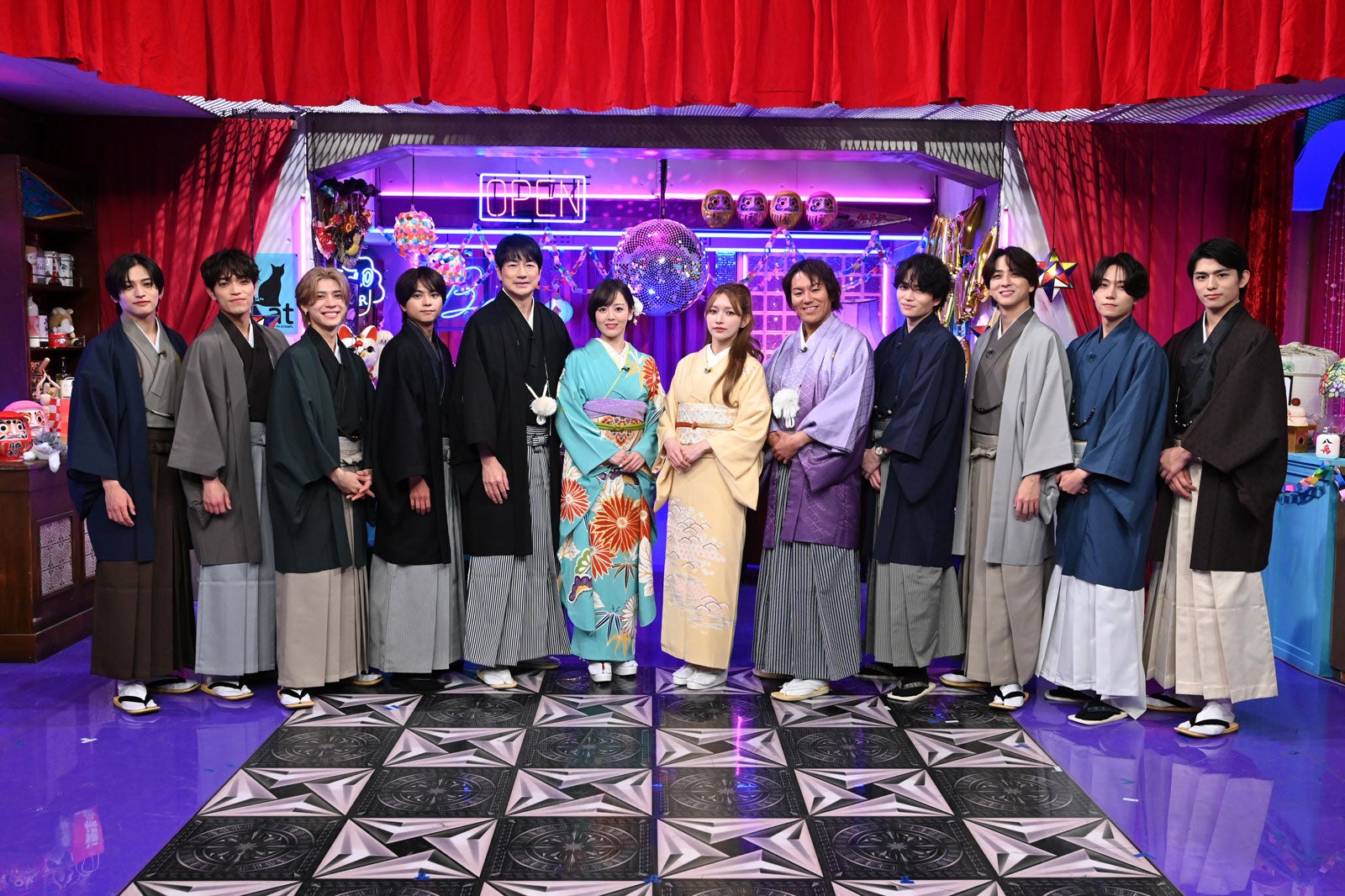 （左から）猪俣周杜、原嘉孝、松島聡、佐藤勝利、羽鳥慎一、伊原六花、後藤真希、狩野英孝、菊池風磨、寺西拓人、橋本将生、篠塚大輝（C）日本テレビ