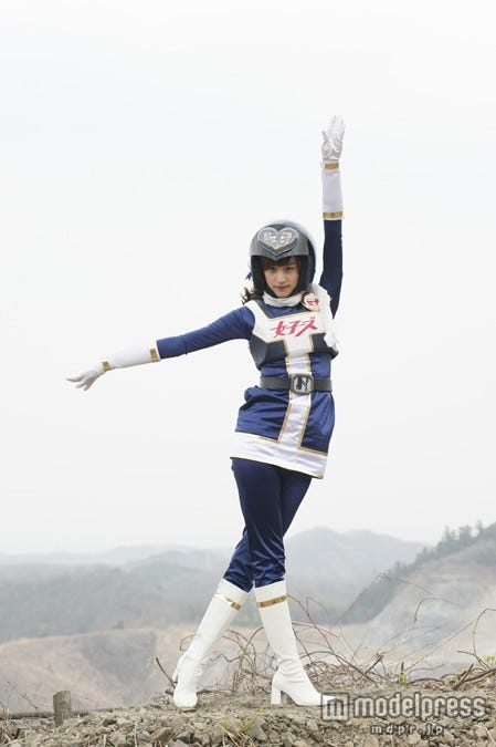 女子ネイビーを演じる山本美月(C)2014「女子ーズ」製作委員会