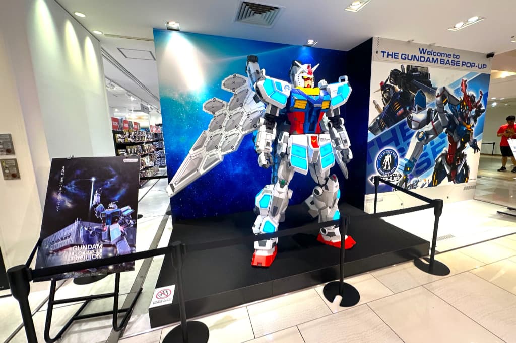 実物大ガンダム像に大興奮！