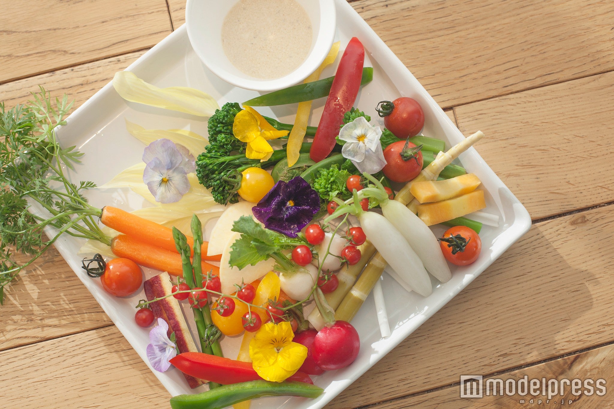 虎ノ門ヒルズカフェ「春の彩りコース」／画像提供：森ビル