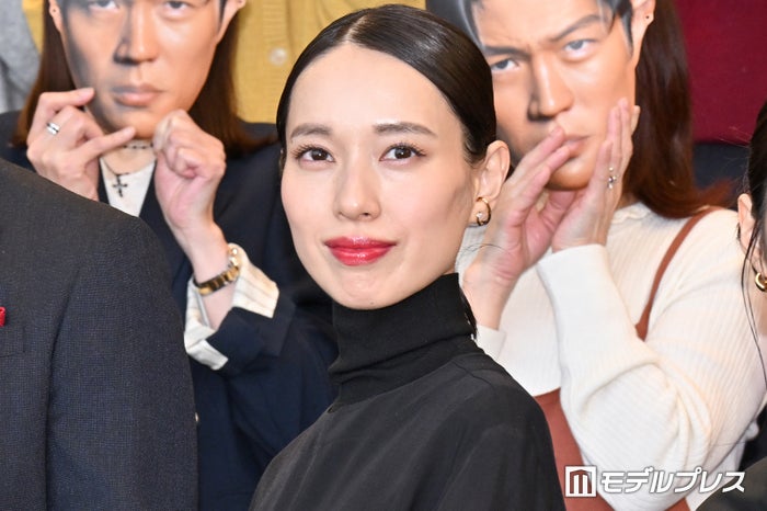 戸田恵梨香、共演の男性俳優と“匂わせ”？プレゼントしてもらったTシャツを2人で愛用「ずっと着ていました」【日曜劇場「リブート」】