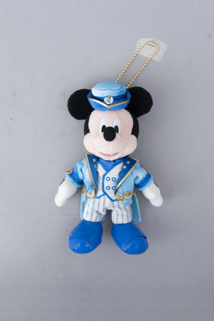 ぬいぐるみバッジ¥1900(C)Disney
