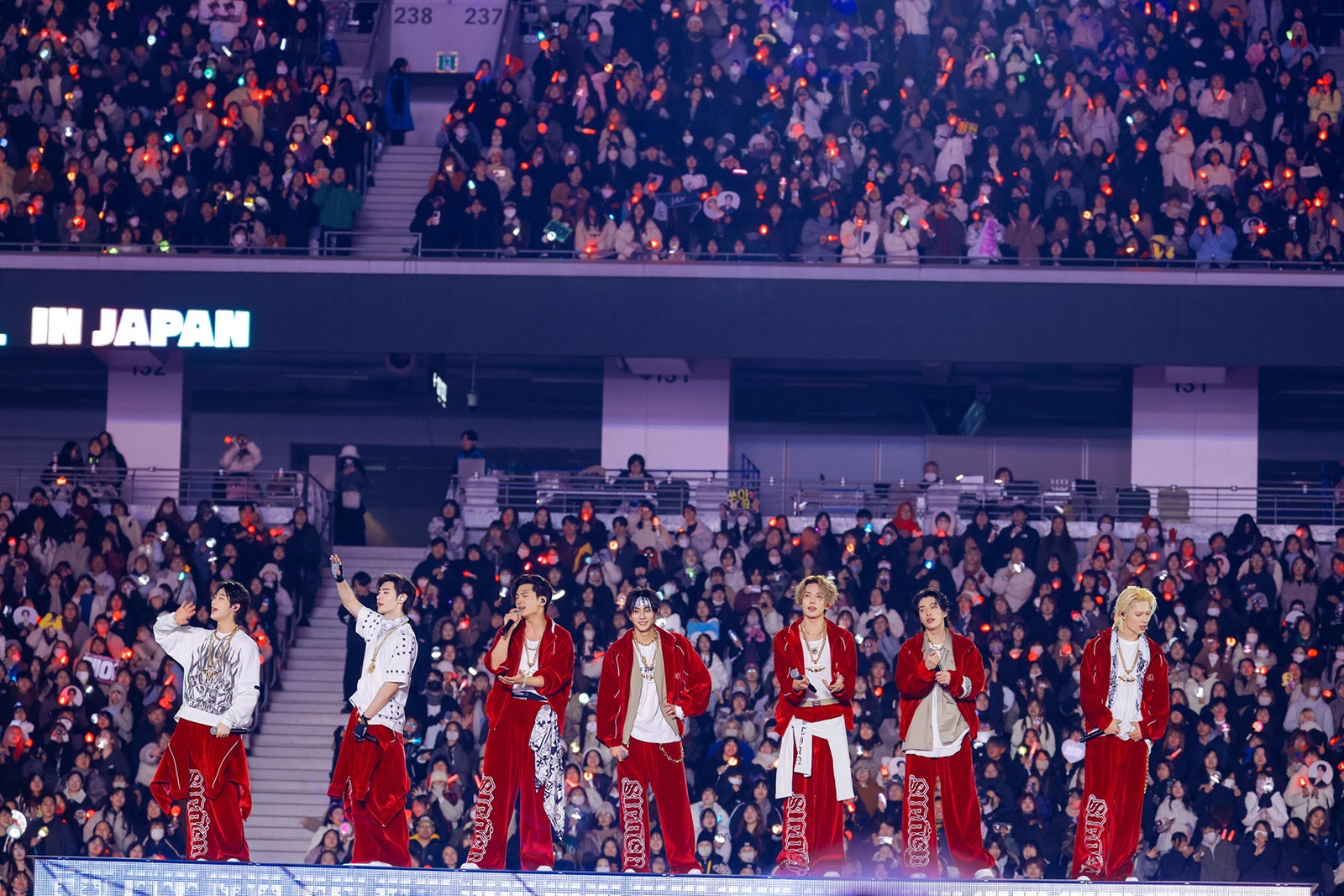 ENHYPEN「2025 MUSIC BANK GLOBAL FESTIVAL IN JAPAN」撮影：上山陽介、木村泰之、石井亜希、堀内レイ