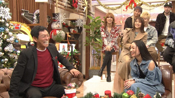 明石家さんま、Awitch(C)NHK