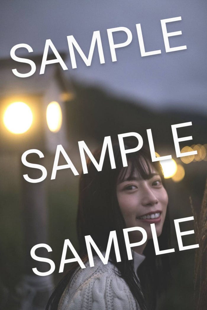 東村芽依/コーチャンフォーポストカード(C)藤本和典/白夜書房