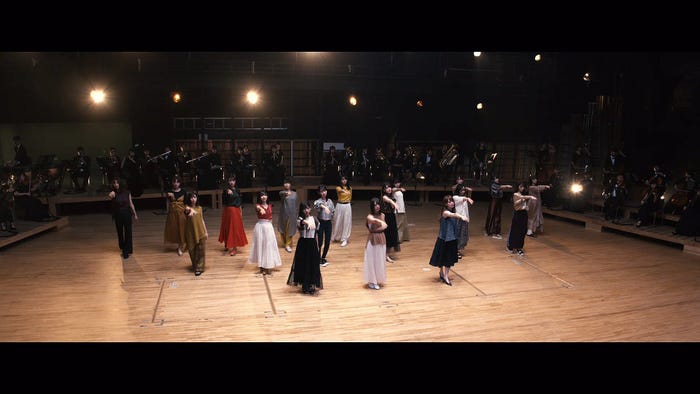 日向坂46「こんなに好きになっちゃっていいの?」MVより(提供写真)