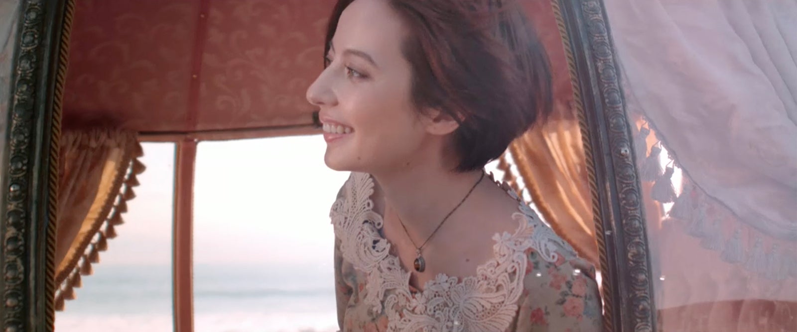 ベッキー新CMより（提供写真）