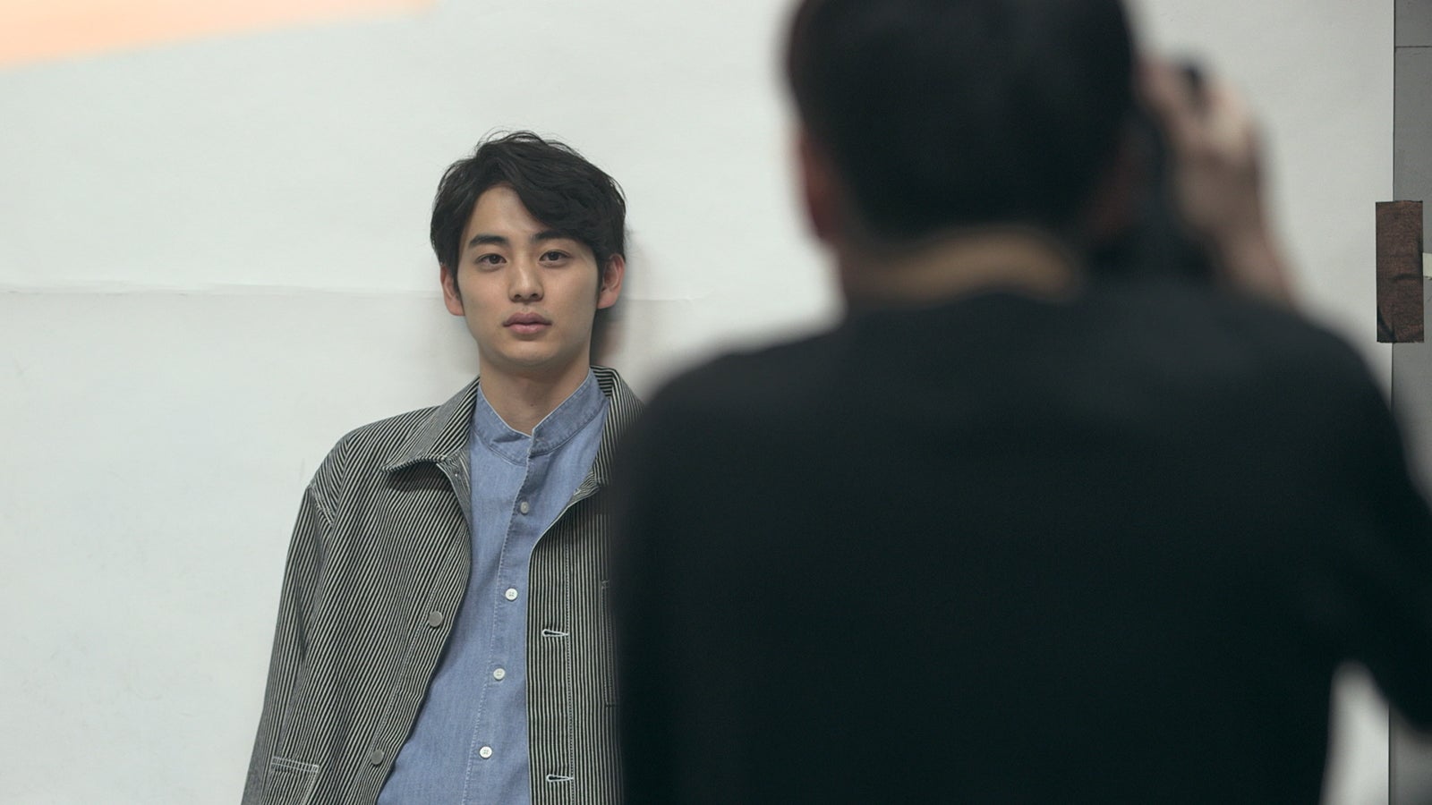 志遠の雑誌のモデル撮影風景「TERRACE HOUSE TOKYO 2019-2020」35th WEEK（C）フジテレビ／イースト・エンタテインメント