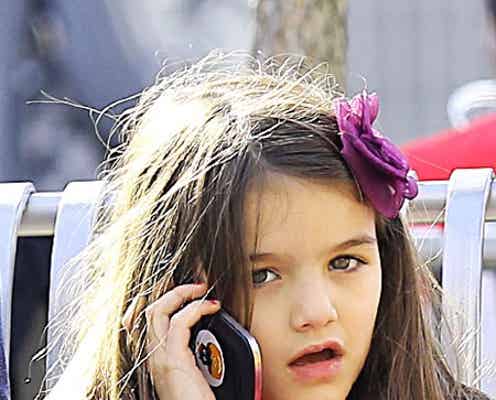 トム・クルーズ娘スリちゃん、6歳にしてスマホでBFとトーク?