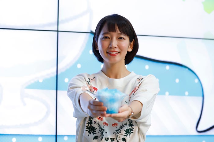 吉岡里帆、サプライズでかき氷を振る舞う(画像提供:関西テレビ)