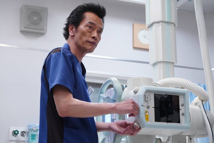 遠藤憲一/「ラジエーションハウス~放射線科の診断レポート~」第9話より(C)フジテレビ