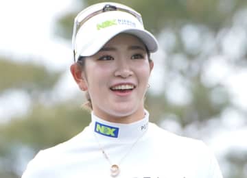 「みとれました」人気女子ゴルファーの足が日焼けで真っ赤に・・・バスタブでのケア姿に反響「焼けてますねぇ～」「綺麗なお足が」