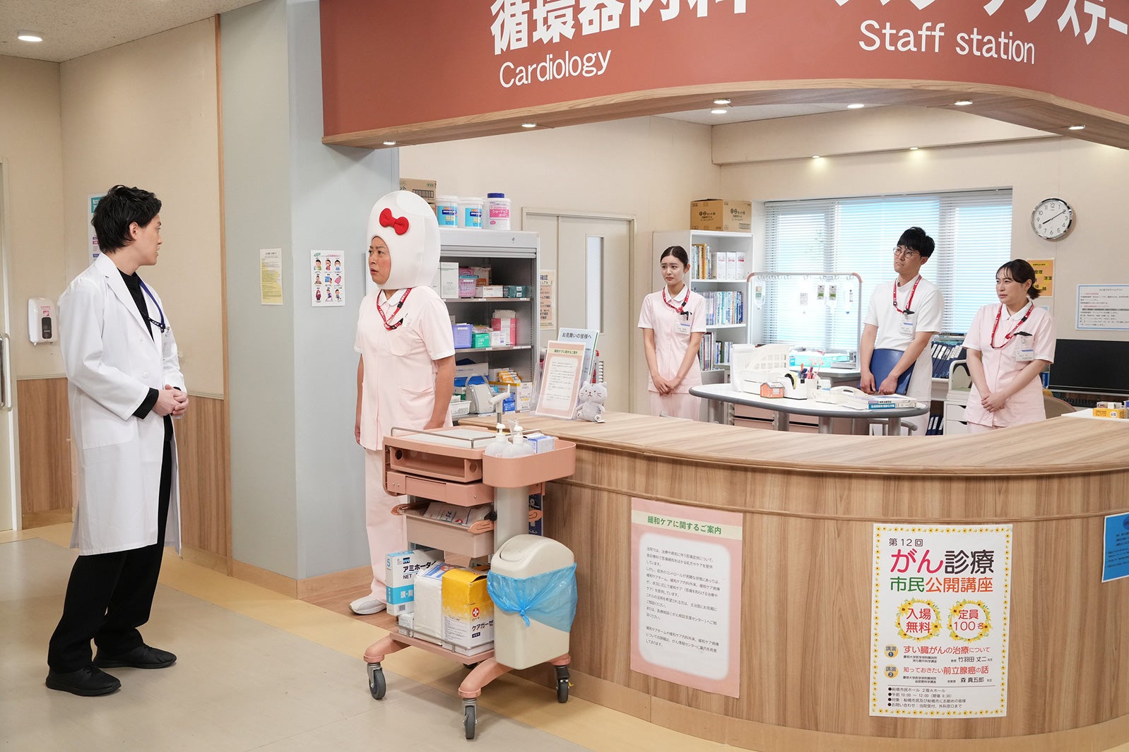 （左から）粗品、松尾駿、古畑星夏、菊田竜大、丸山礼（C）フジテレビ