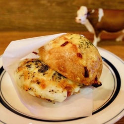 7種のチーズがたっぷり「チーズトースト」が美味! チーズ尽くしのカフェ&バーが、高円寺で密かな人気に