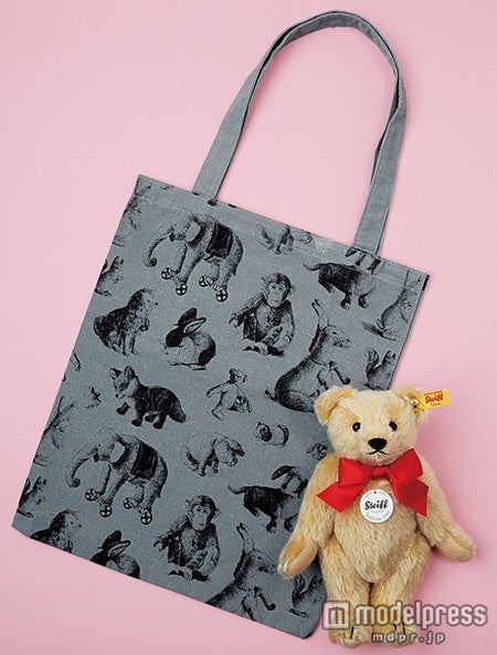 （画像提供：ハースト婦人画報社）特別付録：肩掛けトートバッグ