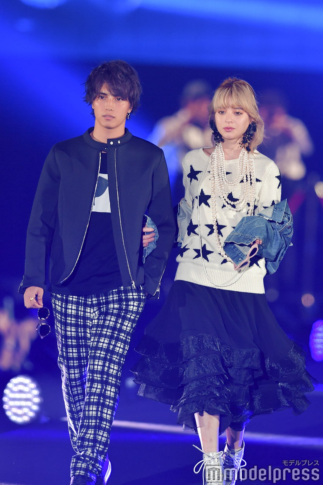 バンダリ亜砂也、瑛茉ジャスミン（C）モデルプレス