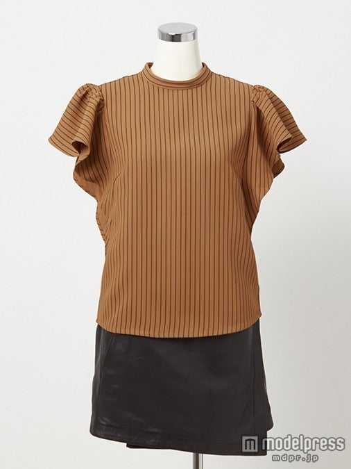 「DRWCYS」ラッフルスリーブストライプトップス／18000円（税抜）→7200円（税抜）