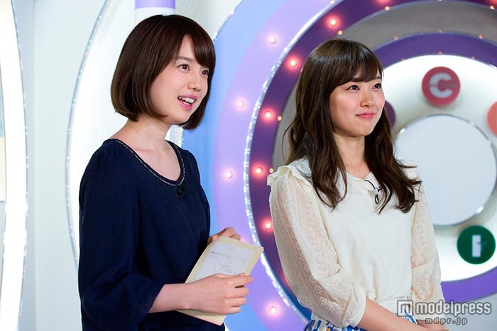 弘中綾香アナウンサー、渡辺美優紀(C)AKBホラーナイト製作委員会