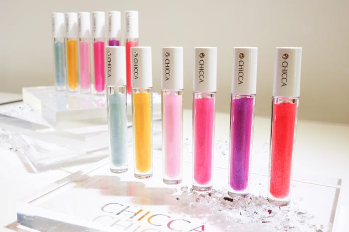 2019年1月16日発売 CHICCA「メスメリック グラスリップオイル」