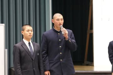 山梨学院の二刀流・菰田が言葉でライバル校に影響力 「苦しいから逃げるんじゃなくて」