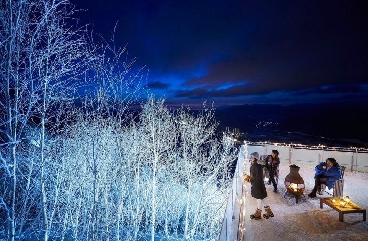 星野リゾート トマム、標高1,088m「霧氷テラス」で絶景体験　あったかカフェメニューも登場／画像提供：星野リゾート