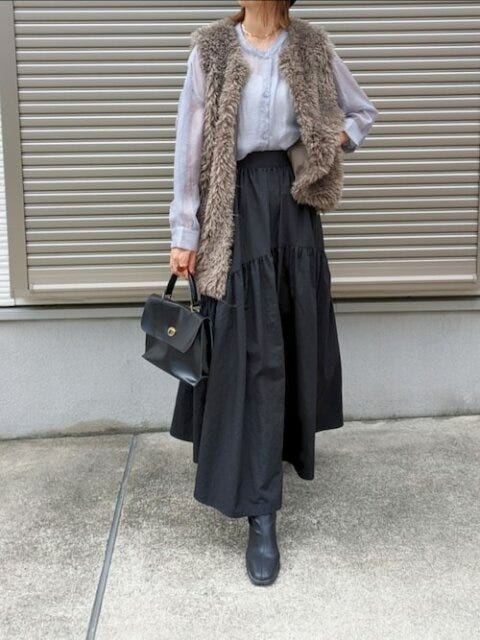 ベスト　コーデ　秋