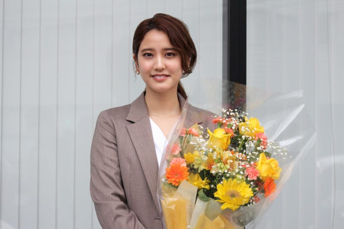 山崎紘菜(C)椎葉ナナ/集英社・NTV・J Storm