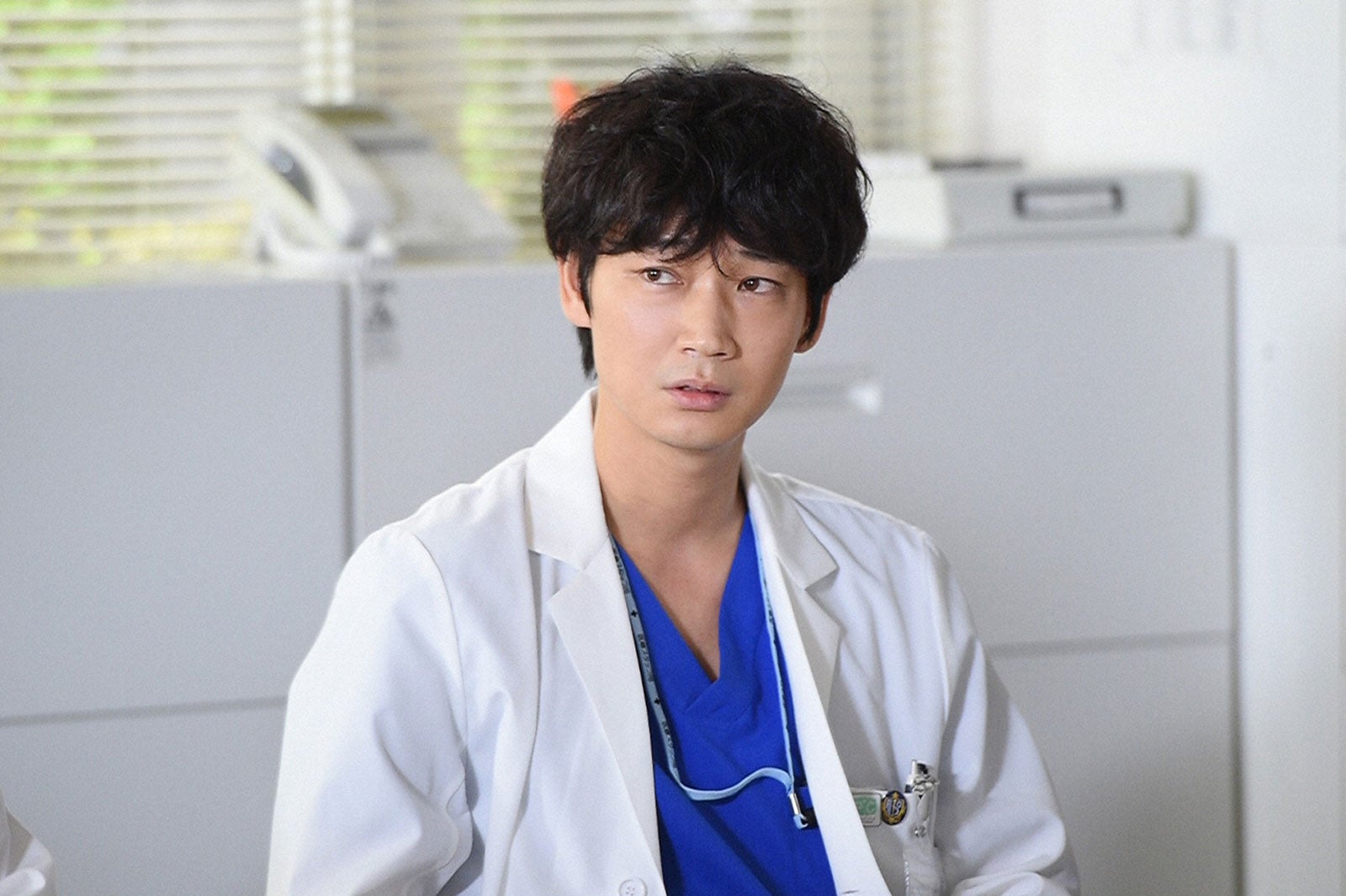 綾野剛／「コウノドリ」第10話より（画像提供：TBS）