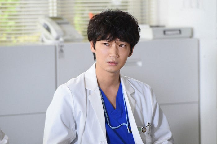 鴻鳥サクラ先生(C)TBS