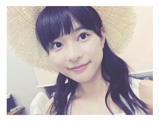 “前髪ドぱっつん”の姿を披露した芳根京子／オフィシャルブログ（Ameba）より