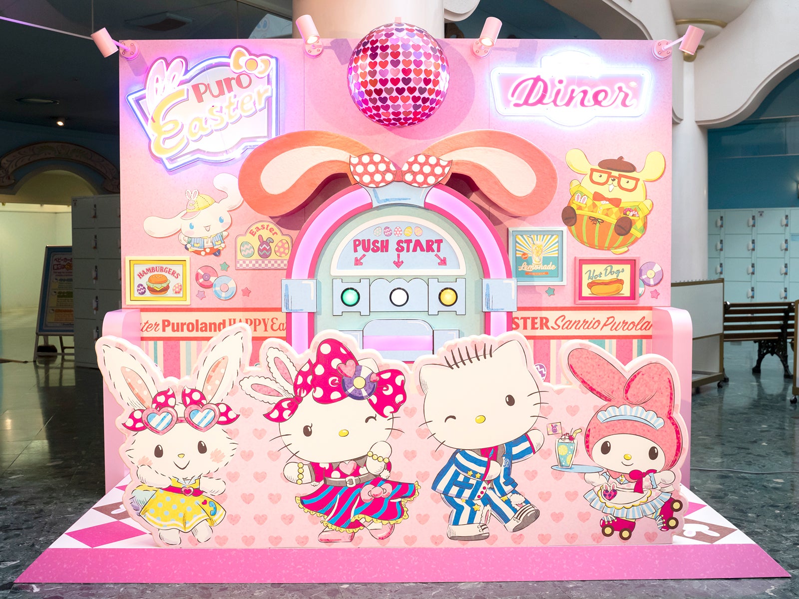 フォトスポット（C）1976，2009 SANRIO CO．，LTD．（C）1976，1989，1990，1996，1999，2001，2010，2021 SANRIO CO．，LTD．