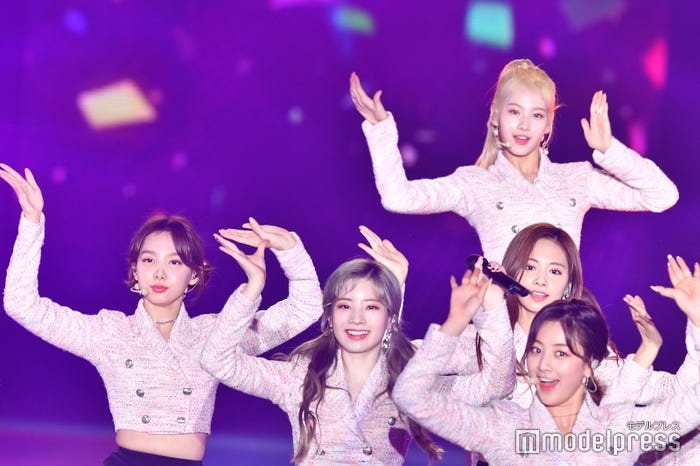 TWICE (C)モデルプレス