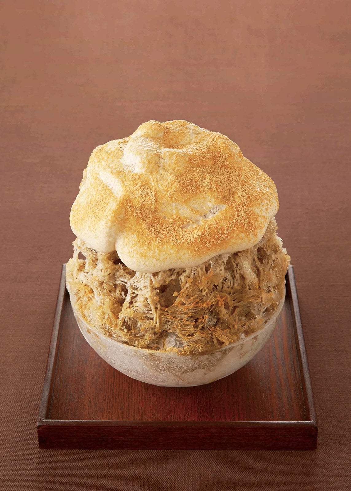 削り氷　ほうじ茶黒蜜クリーム～わらび餅いり～950円／画像提供：株式会社 プロントコーポレーション