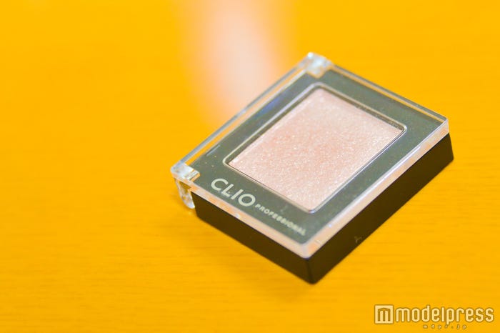 渋谷凪咲のマストコスメ/クリオのシングル シャドウ G10(C)モデルプレス