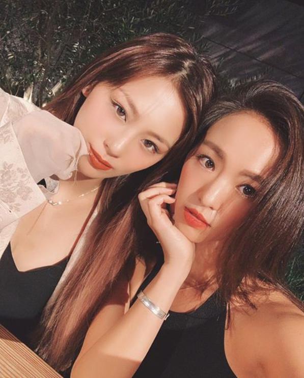 西内まりや、美人姉・ひろとの久々2ショット公開「どんどん美しくなる」の声