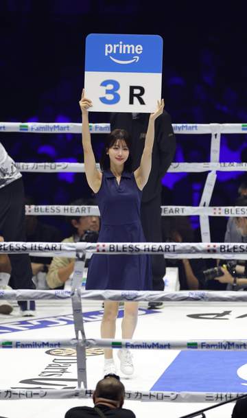 「美しすぎる」「感動して泣きそうに」井上－天心戦でリング彩った小顔ショートカット美女に騒然「最大のみどころ」「ちょっと髪伸びて大人っぽく」
