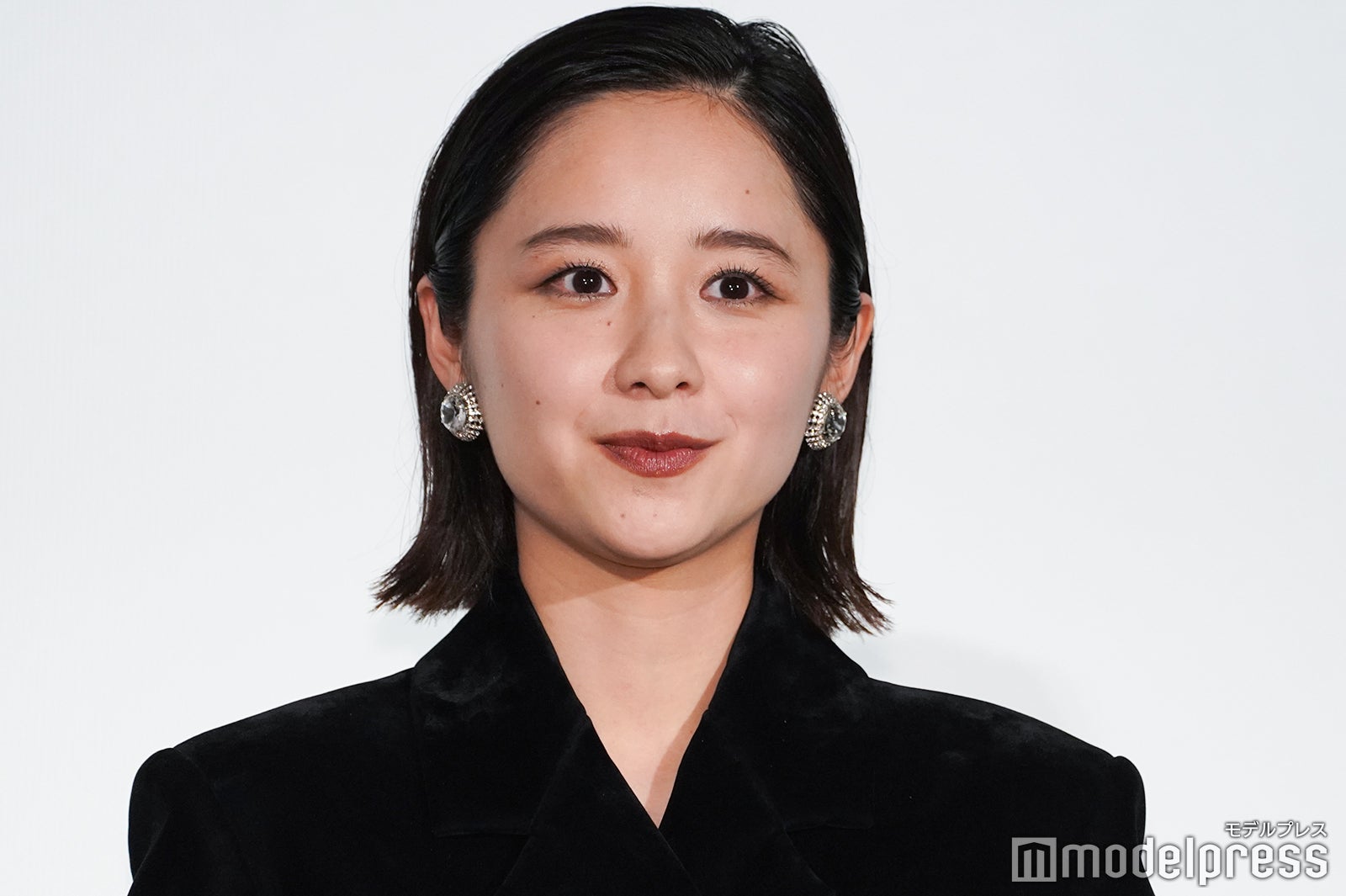堀田真由、オン眉ヘアで雰囲気ガラリ 「似合ってる」「前髪可愛い」の声