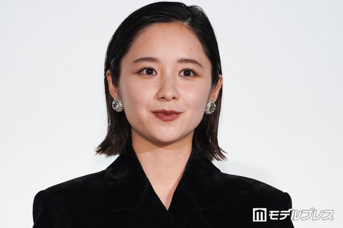 堀田真由、オン眉ヘアで雰囲気ガラリ 「似合ってる」「前髪可愛い」の声