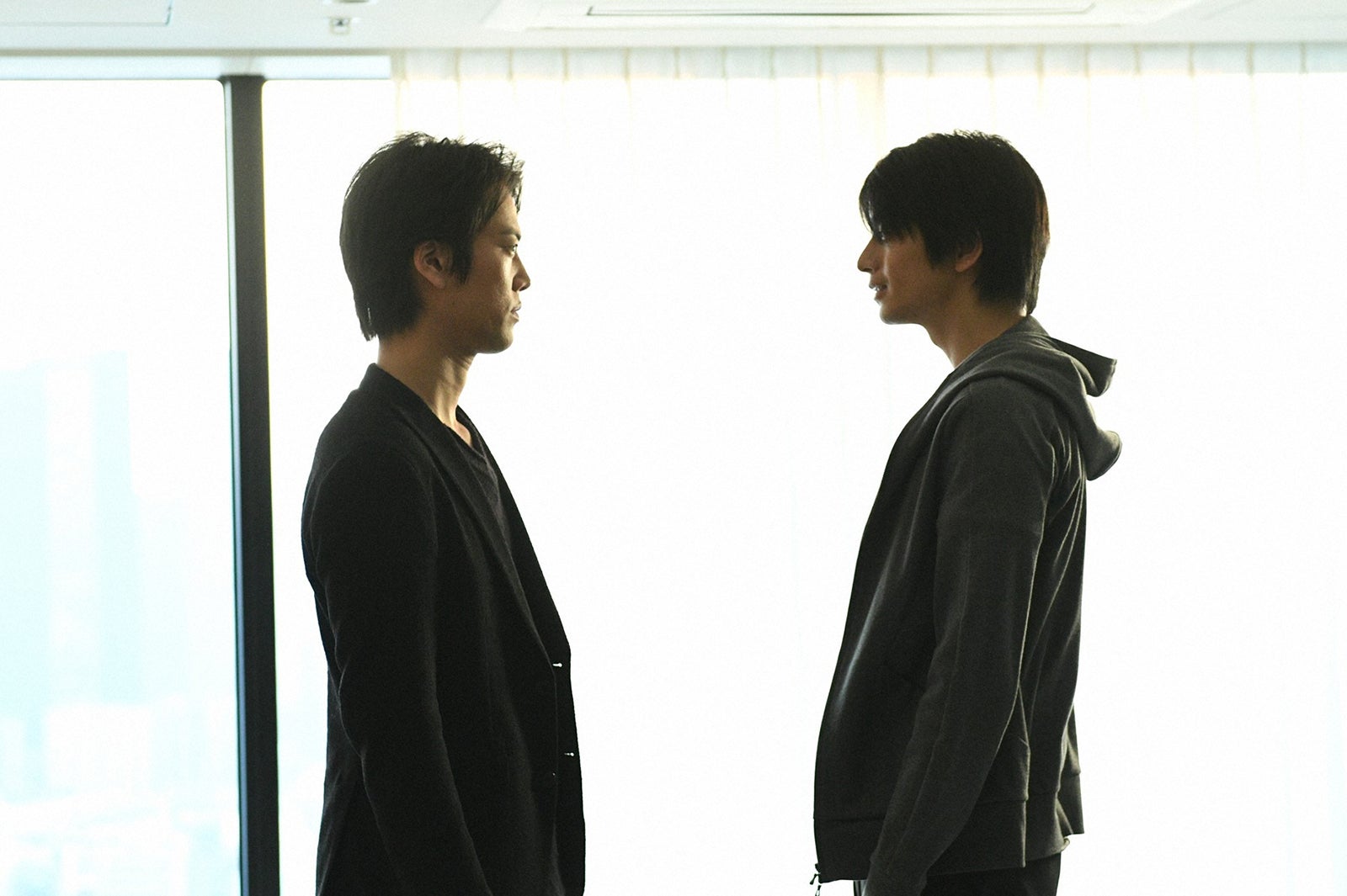 桐谷健太、向井理／「きみが心に棲みついた」最終話より（C）TBS