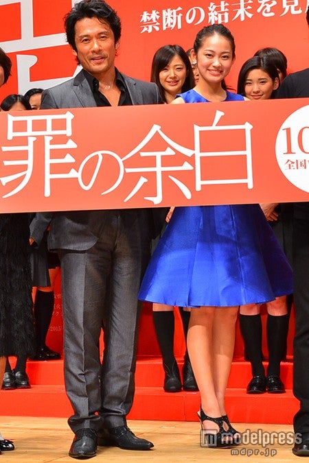 内野聖陽、吉本実憂