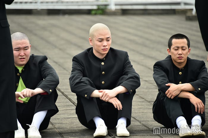 坊主頭を披露した柾木玲弥/「今日から俺は!!」第6話メイキング(C)モデルプレス